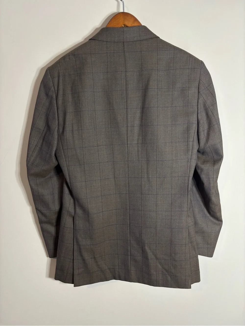 Jos A Bank Traveler Blazer Jacket Mens 40L Tailored Fit Grey Windowpane Wool